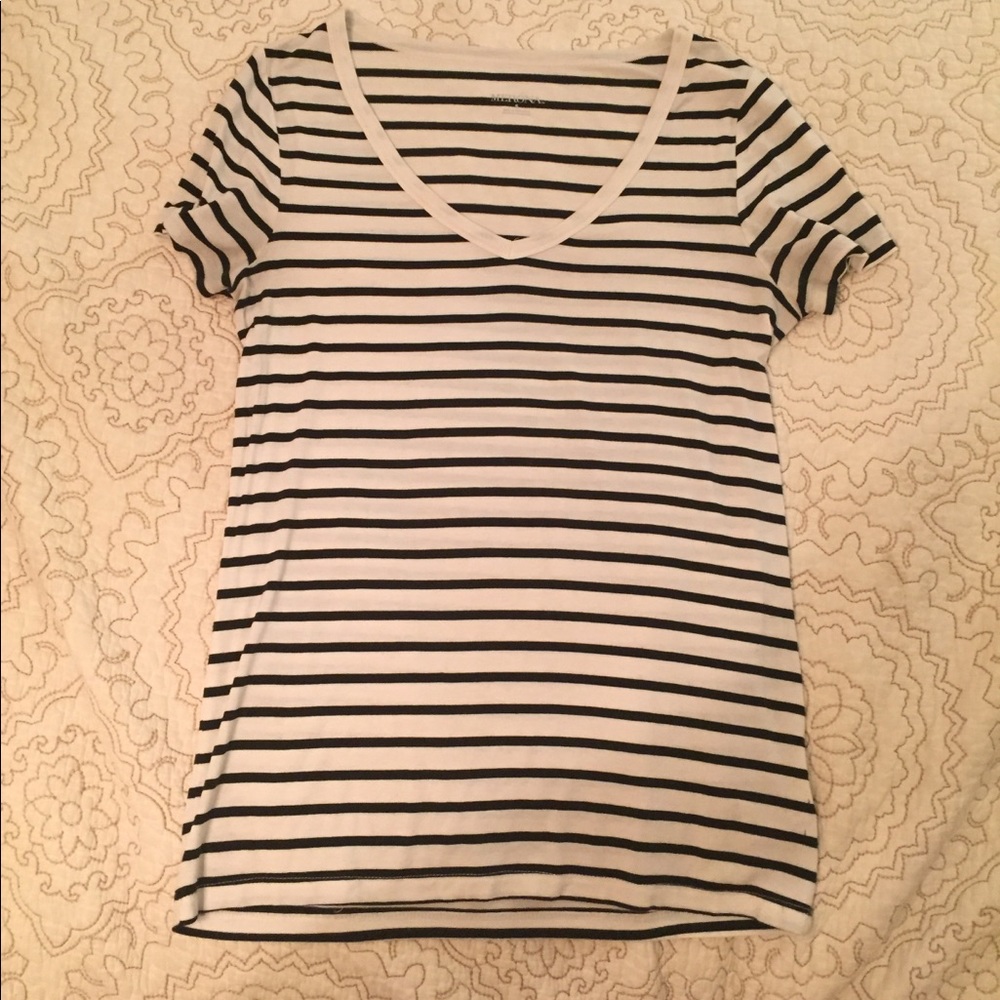 Classic black and white stripe T